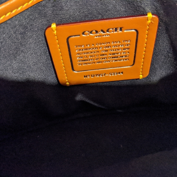 Coach Parker In Signature Leather With Rivets - Picture 11 of 11